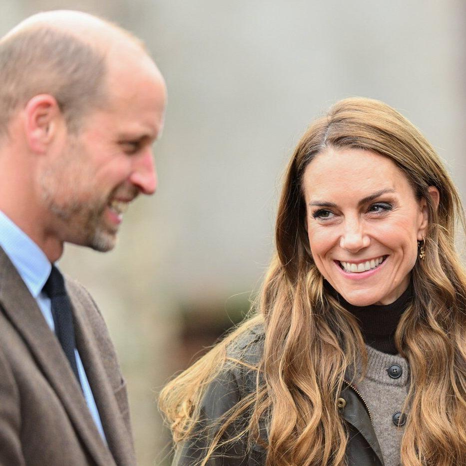 William and Kate win privacy case against French magazine over family holiday photos